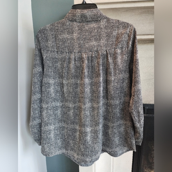 Worn Once-Luxurious Black & Cream Blouse!!💋❣️ - Picture 3 of 10